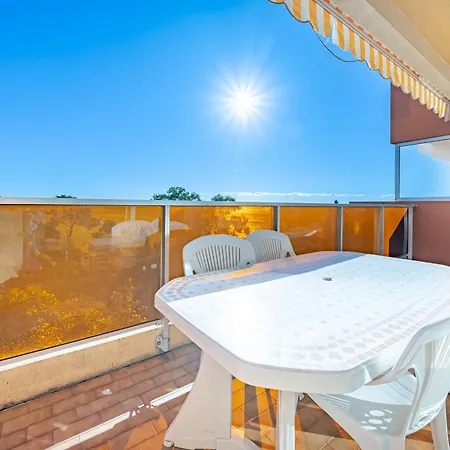 Appartement 8 Personnes Avec Wi-Fi, Vue Mer - Fr-1-827-15 Apartment