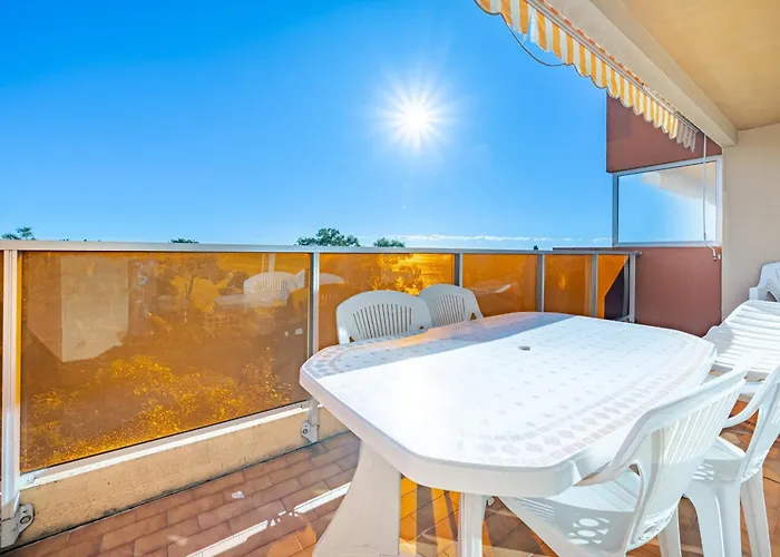 Appartement 8 Personnes Avec Wi-Fi, Vue Mer - Fr-1-827-15 Apartment